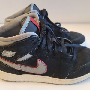 Nike Air Jordan 1 Mid Black Particle Grey Sneakers 6.5 Youth